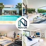 Remarkable 5-bdrm - Heated Pool & Gym Estepona