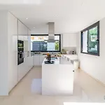 Remarkable 5-bdrm - Heated Pool & Gym Villa Estepona