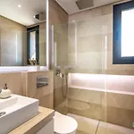 Villa Remarkable 5-bdrm - Heated Pool & Gym