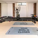 Remarkable 5-bdrm - Heated Pool & Gym