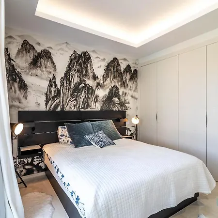 Remarkable 5-bdrm - Heated Pool & Gym אסטפונה