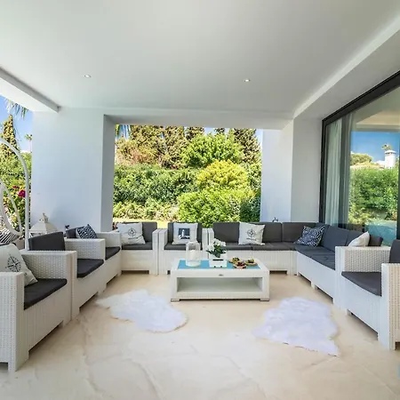 Βίλα Remarkable 5-bdrm - Heated Pool & Gym *