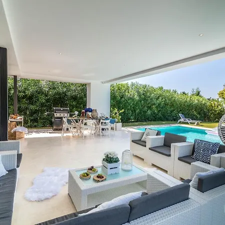 Remarkable 5-bdrm - Heated Pool & Gym וילה *