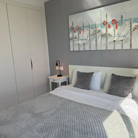 Remarkable 5-bdrm - Heated Pool & Gym *