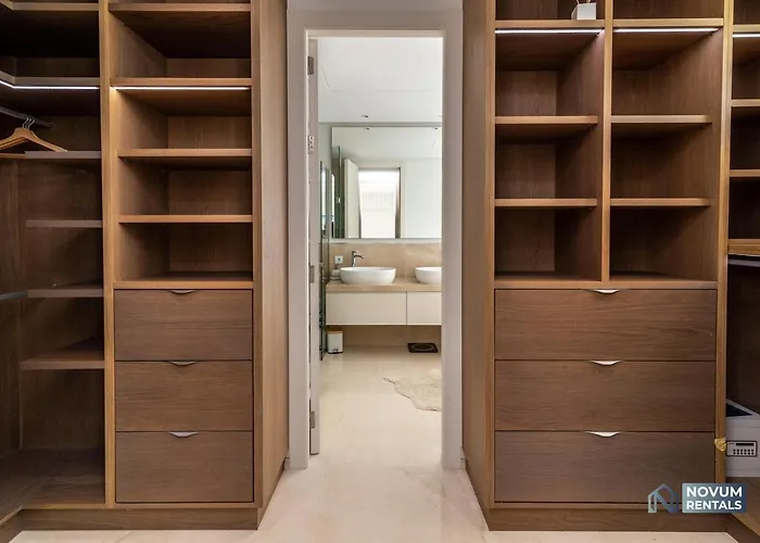 Villa Remarkable 5-bdrm - Heated Pool & Gym *