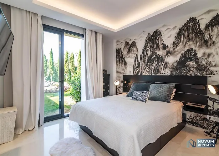 Remarkable 5-bdrm - Heated Pool & Gym