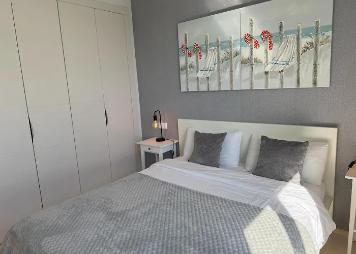 Remarkable 5-bdrm - Heated Pool & Gym *