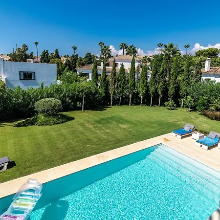 Remarkable 5-bdrm - Heated Pool & Gym