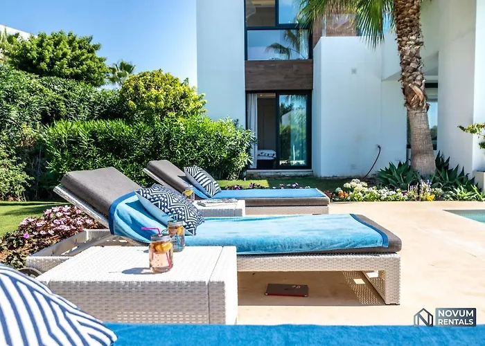 ヴィラ Remarkable 5-bdrm - Heated Pool & Gym エステポナ